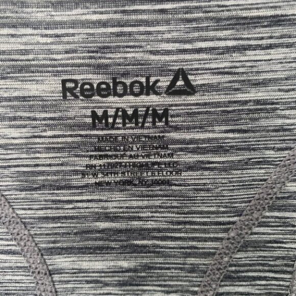 •- NWT Reebok Dynamic Slim Racerback Tank - Picture 3 of 9